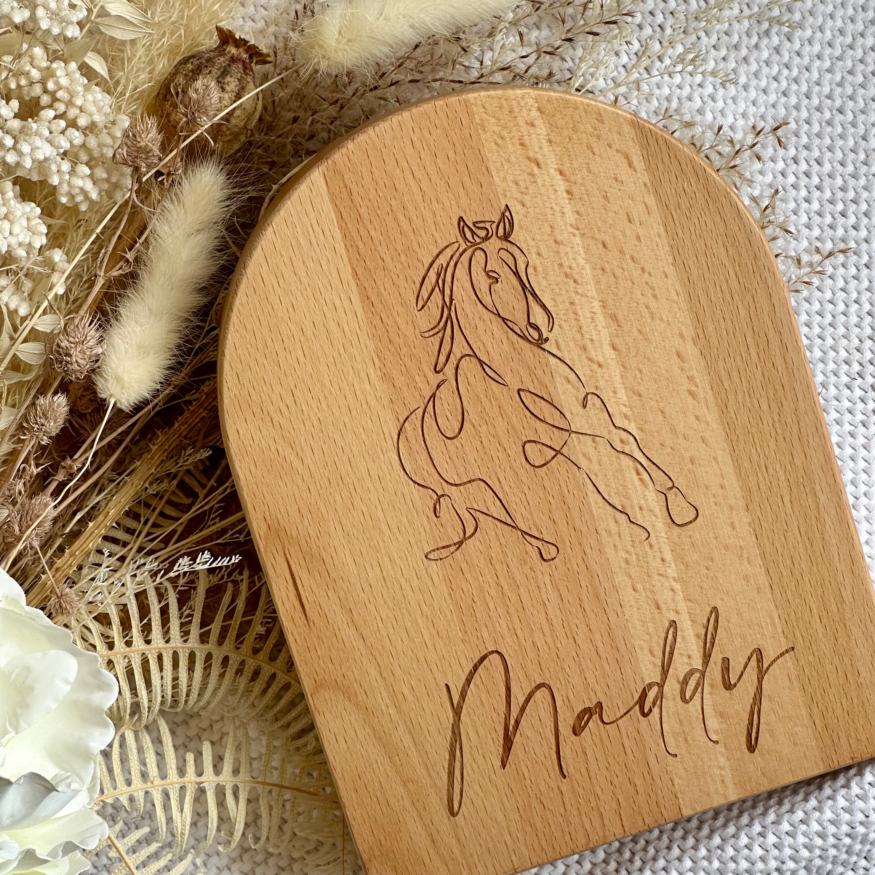 Engraved Wild Beauty Horse Arch Moneybox