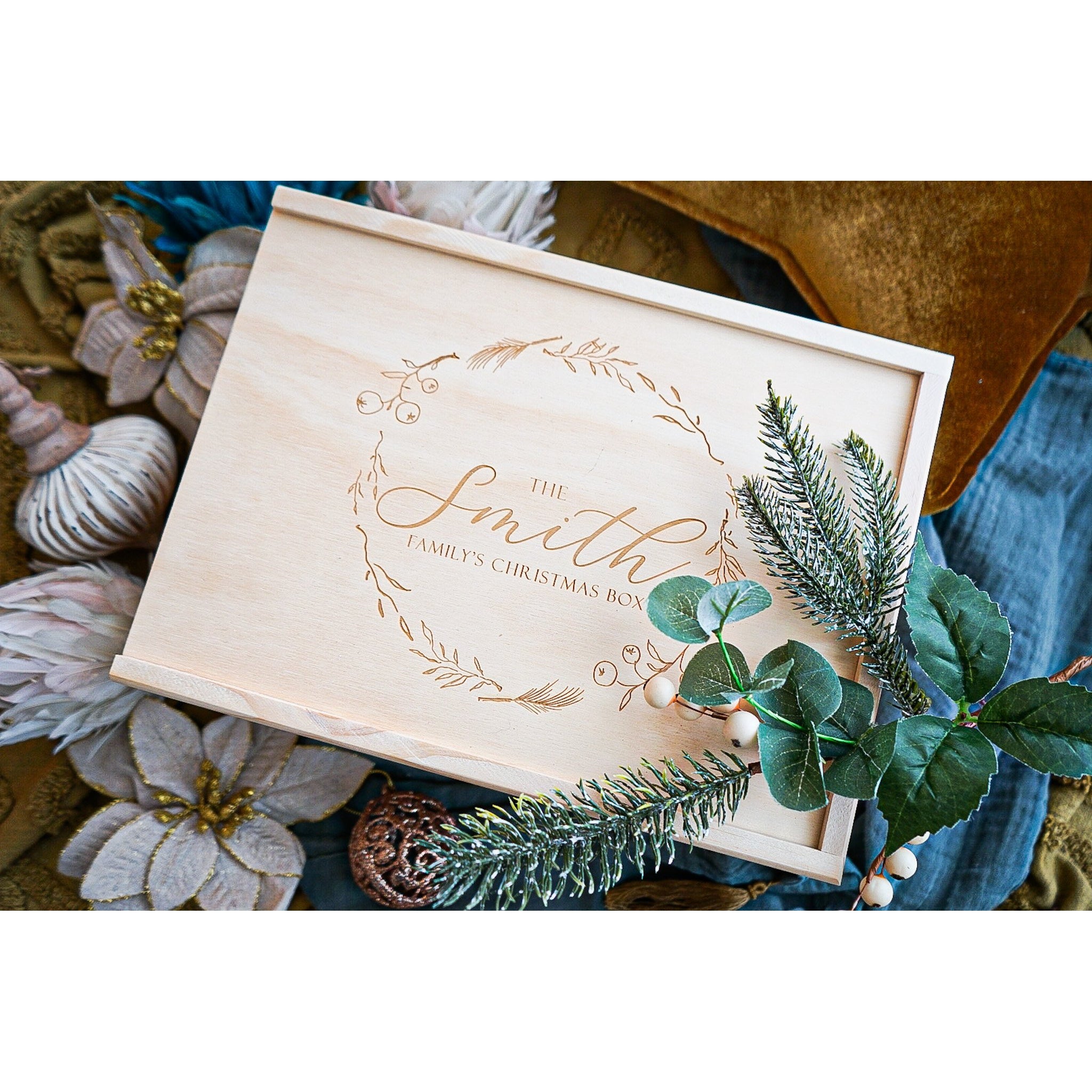 Christmas Wreath Slide Lid Keepsake Box