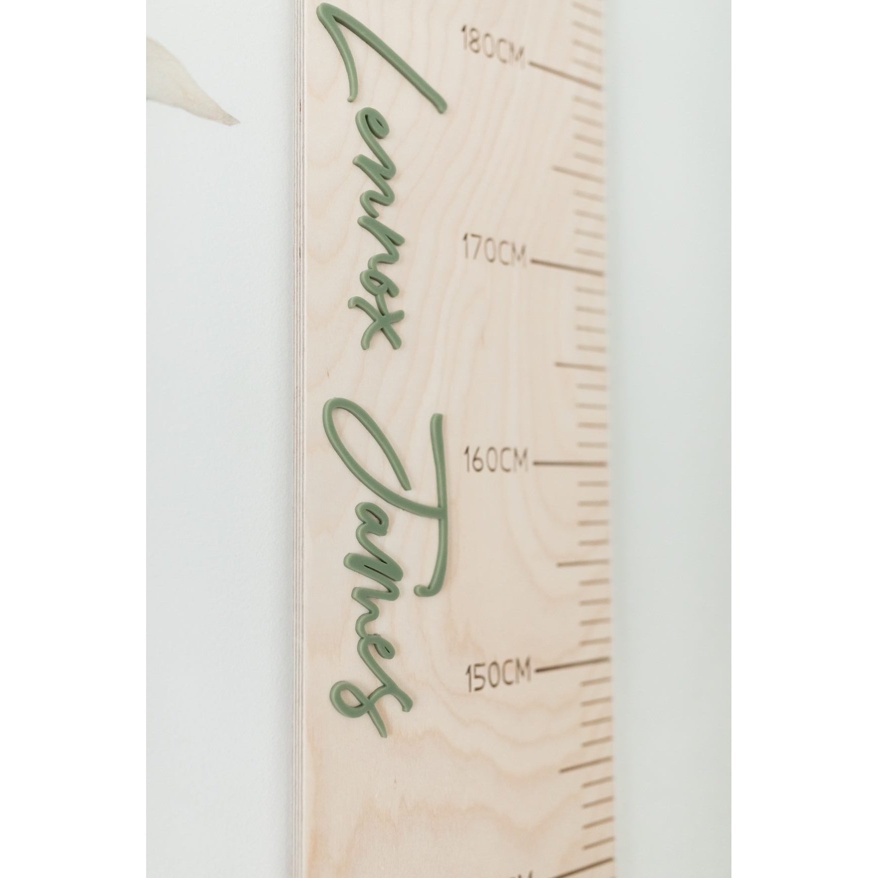 *** SECOND'S WATCH ME GROW WOODEN HEIGHT CHART RULERS