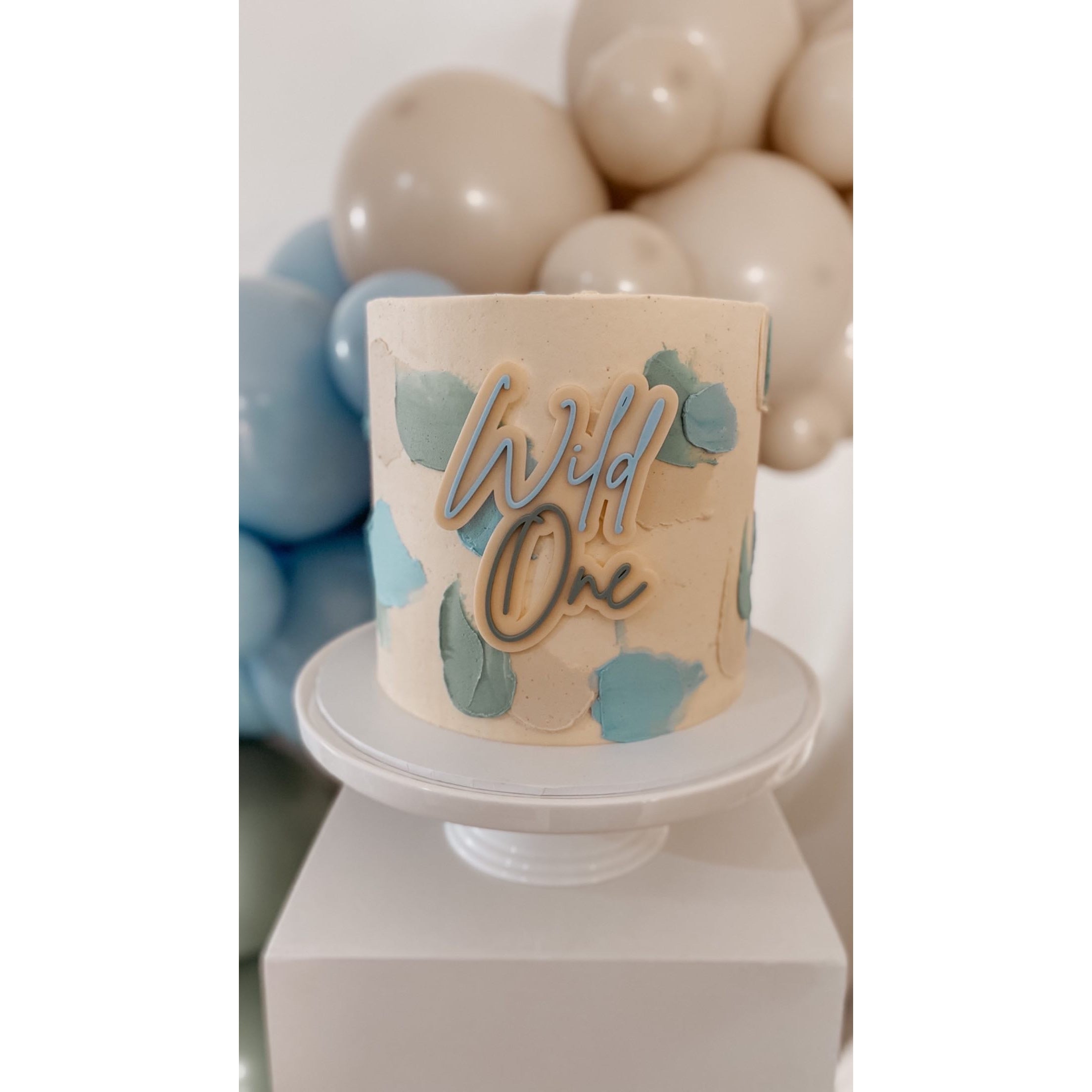 Double layer FROPPER a front cake topper